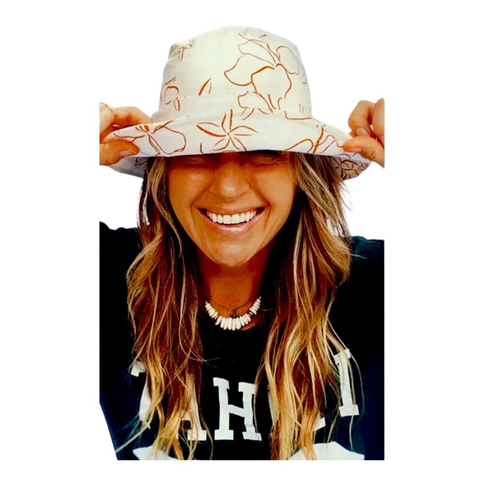 LUNA & ROSE X GOLDFISH KISS Collab Beachy Floppy Bucket Packable Fisherman Hat
